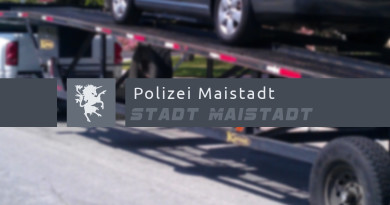 Polizei Maistadt - Autotransporter verliert Neuwagen. 112% Teamwork. Funkspiel Maistadt